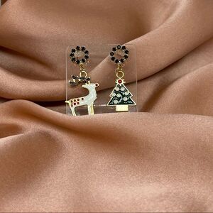 NWT Christmas Holiday Reindeer Christmas Tree Gold S925 Silver prong Earring